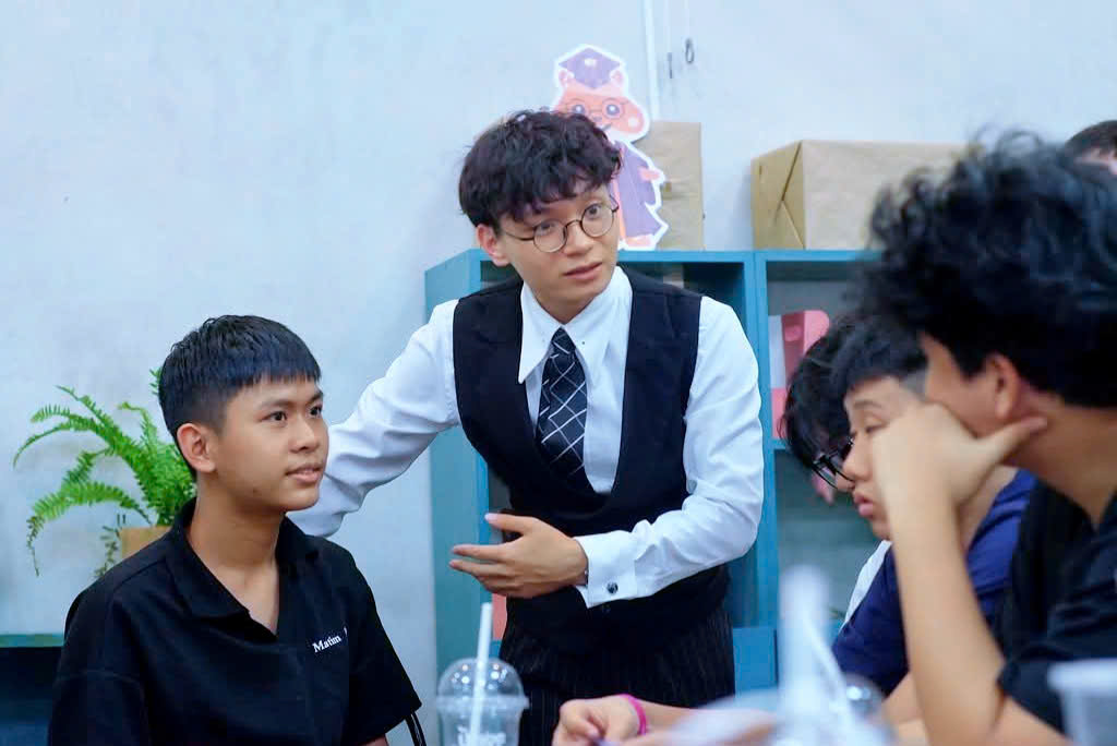 z6885406408119_4c3d50181a525b1ec886dc7b9d6a156f